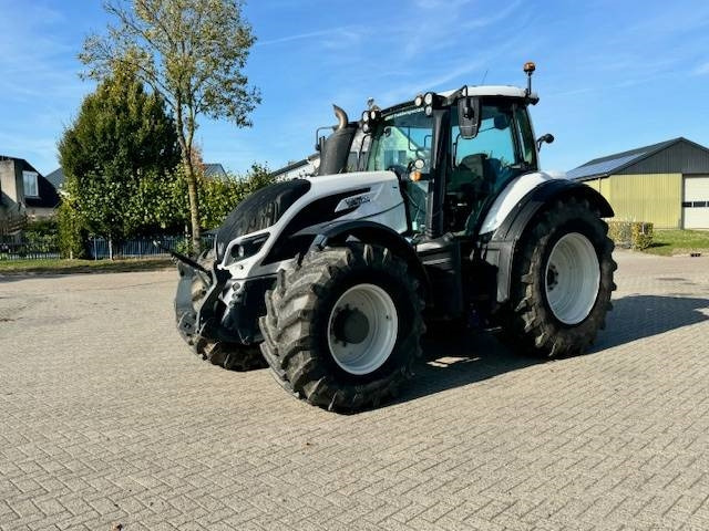Valtra T214 Versu - 장궤형 트랙터 : 사진 1 Valtra T214 Versu - 장궤형 트랙터 : 사진 1