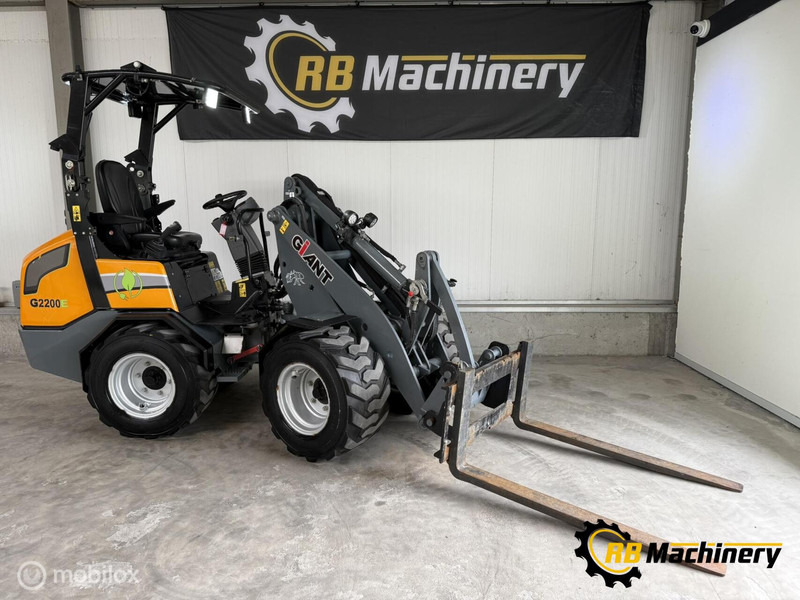 Giant G2200E - 휠 로더 : 사진 1 Giant G2200E - 휠 로더 : 사진 1