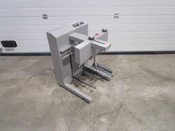 STAPELABSENKTISCH HORIZON ST-20 - 인쇄 기계 : 사진 1 STAPELABSENKTISCH HORIZON ST-20 - 인쇄 기계 : 사진 1