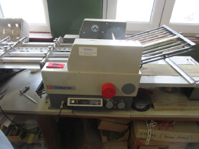 TISCH-FALZMASCHINE MB MULTIPLI 382 PBA - 접지기 : 사진 4 TISCH-FALZMASCHINE MB MULTIPLI 382 PBA - 접지기 : 사진 4