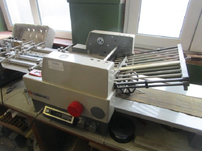 TISCH-FALZMASCHINE MB MULTIPLI 382 PBA - 접지기 : 사진 3 TISCH-FALZMASCHINE MB MULTIPLI 382 PBA - 접지기 : 사진 3