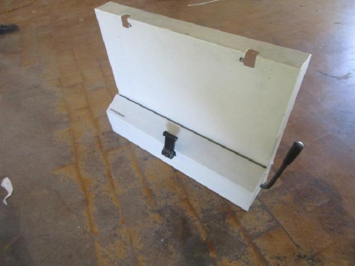 TISCH-PLATTENABKANTGERÄT G2.090.9051/01 FÜR SM 52 - 인쇄 기계 : 사진 1 TISCH-PLATTENABKANTGERÄT G2.090.9051/01 FÜR SM 52 - 인쇄 기계 : 사진 1