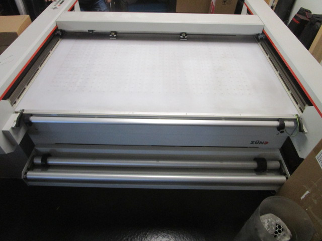 ZÜND SCHNEIDEPLOTTER P-1200 PLUS - 종이 절단기 : 사진 3 ZÜND SCHNEIDEPLOTTER P-1200 PLUS - 종이 절단기 : 사진 3