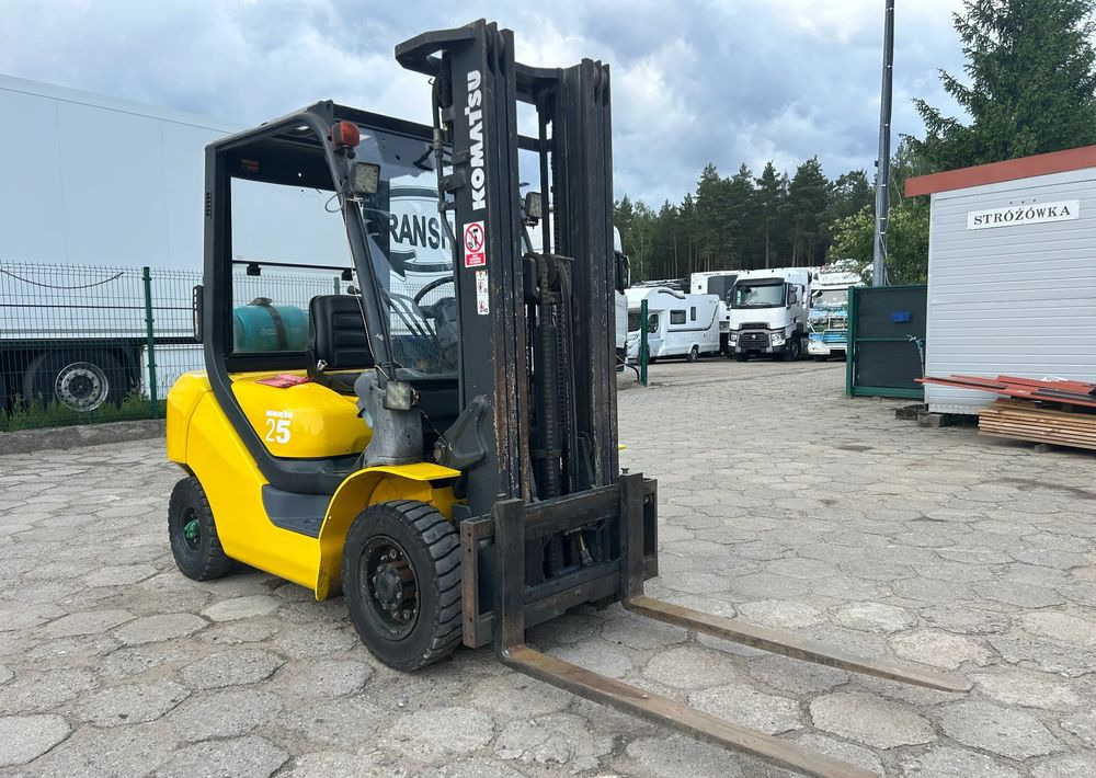 Komatsu FG25HT-16R / WÓZEK WIDŁOWY / 6831 MOTOGODZIN / 2005 ROK !! - LPG 지게차 : 사진 3 Komatsu FG25HT-16R / WÓZEK WIDŁOWY / 6831 MOTOGODZIN / 2005 ROK !! - LPG 지게차 : 사진 3