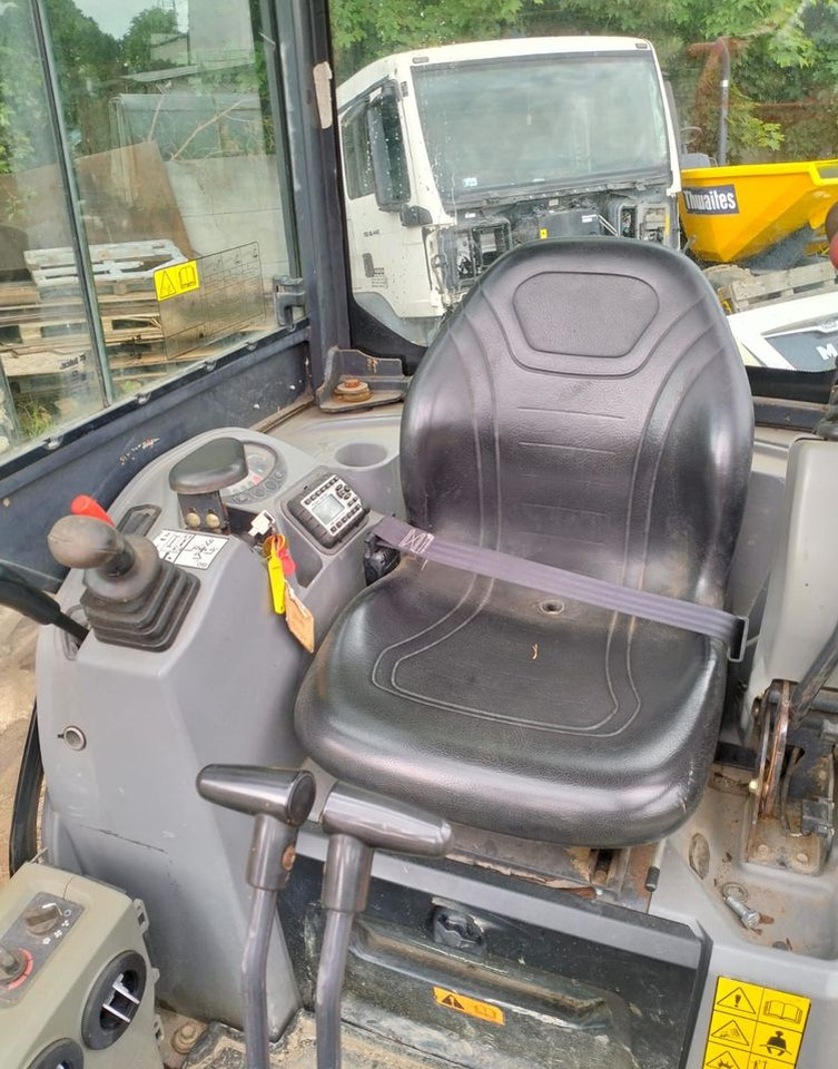 Doosan DX19 - 크롤러 굴삭기 : 사진 4 Doosan DX19 - 크롤러 굴삭기 : 사진 4