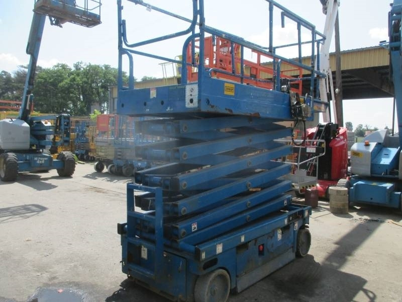 리스 Haulotte Compact 14 Haulotte Compact 14 : 사진 6 리스 Haulotte Compact 14 Haulotte Compact 14 : 사진 6