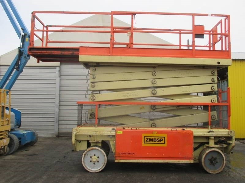 JLG Liftlux 180-12 - 시저 리프트 : 사진 1 JLG Liftlux 180-12 - 시저 리프트 : 사진 1