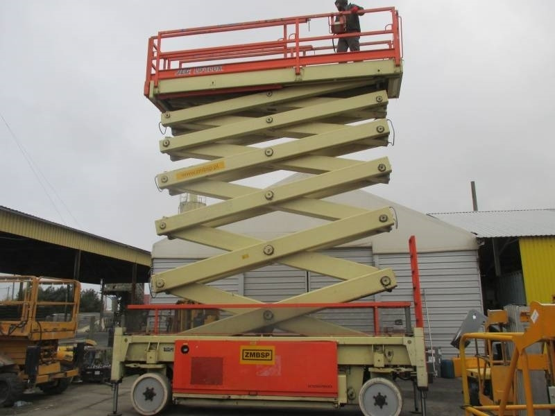 JLG Liftlux 245-12 - 시저 리프트 : 사진 1 JLG Liftlux 245-12 - 시저 리프트 : 사진 1