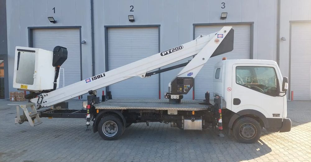 Nissan NT400 CABSTAR podnośnik koszowy ISOLI PT200 - 트럭 탑재 고가작업 플랫폼 : 사진 2 Nissan NT400 CABSTAR podnośnik koszowy ISOLI PT200 - 트럭 탑재 고가작업 플랫폼 : 사진 2