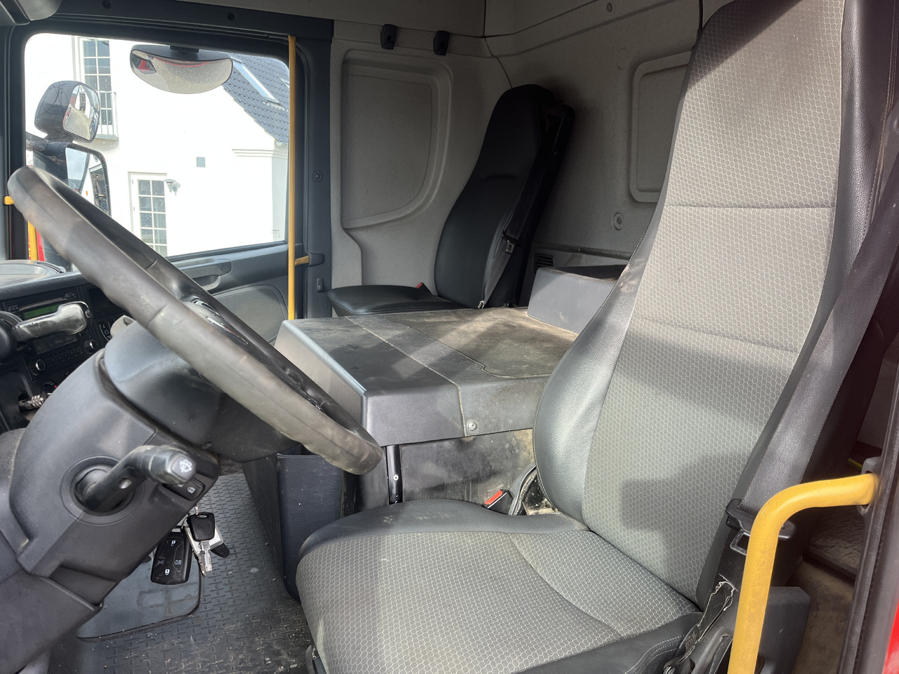 후크 리프트 트럭 Scania P320 : 사진 9
