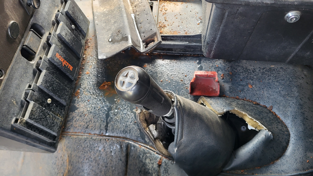 트랙터 유닛 SCANIA R 142 H 6X2 SU KRANU : 사진 16 트랙터 유닛 SCANIA R 142 H 6X2 SU KRANU : 사진 16