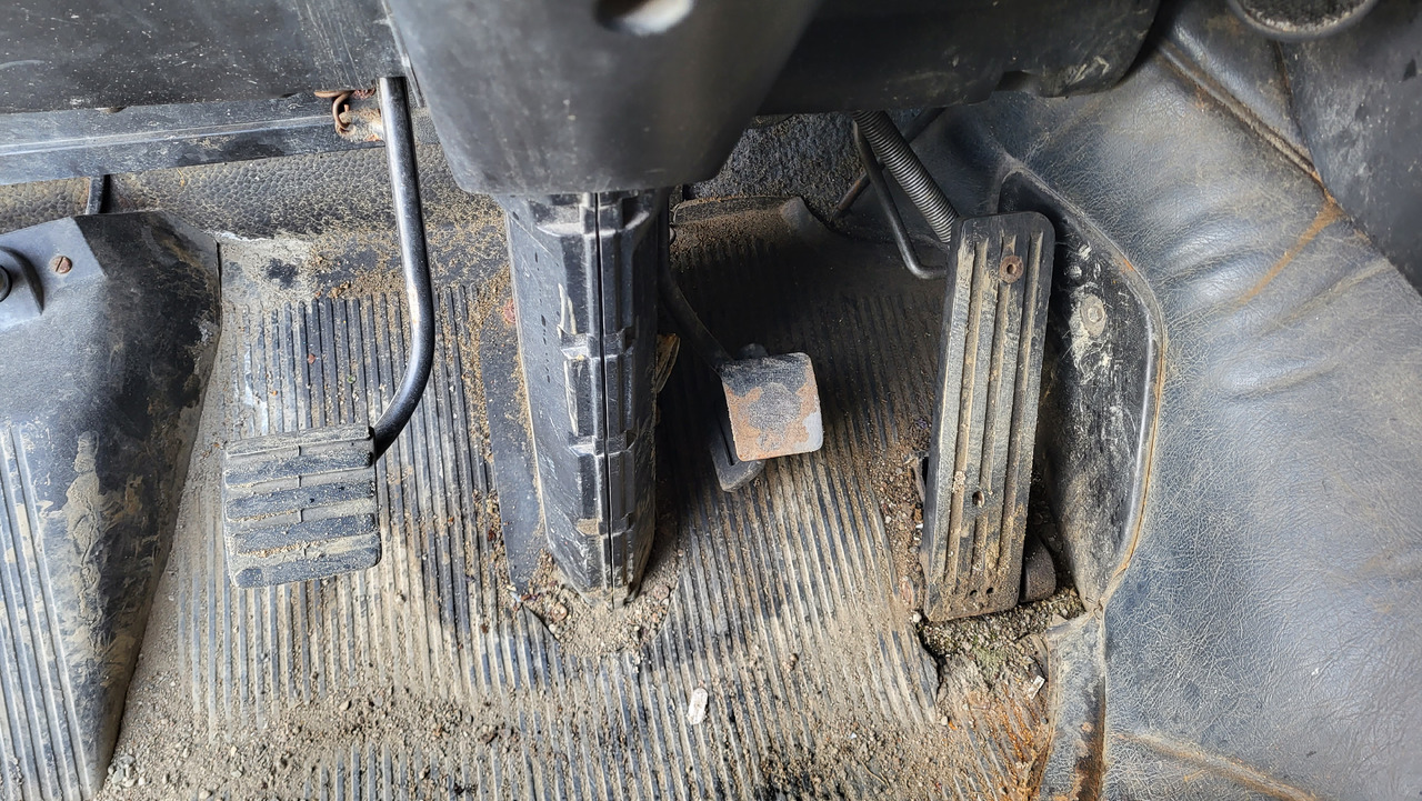 트랙터 유닛 SCANIA R 142 H 6X2 SU KRANU : 사진 18 트랙터 유닛 SCANIA R 142 H 6X2 SU KRANU : 사진 18