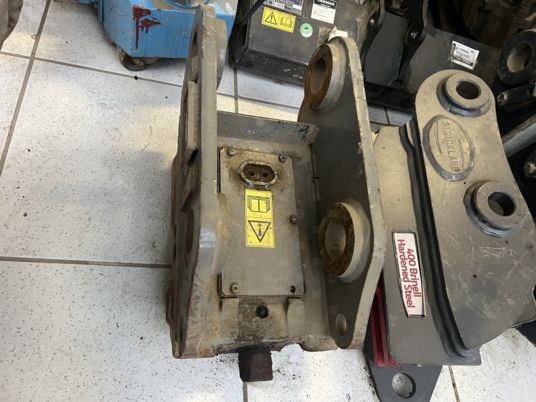 Attache rapide hydraulique Arden qa20 - qa21 - 퀵 커플러 : 사진 4 Attache rapide hydraulique Arden qa20 - qa21 - 퀵 커플러 : 사진 4