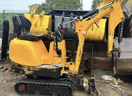 JCB 8008 CTS à 5900€ HT - 미니 굴삭기 : 사진 1 JCB 8008 CTS à 5900€ HT - 미니 굴삭기 : 사진 1
