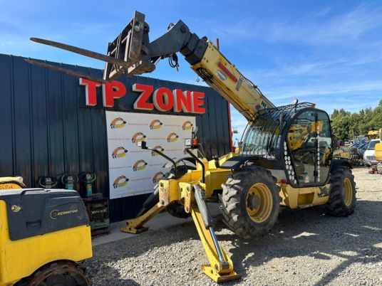 New Holland LM1745 - 17M - 4T5 à 29900 € HT - 텔레스코픽 핸들러 : 사진 4 New Holland LM1745 - 17M - 4T5 à 29900 € HT - 텔레스코픽 핸들러 : 사진 4