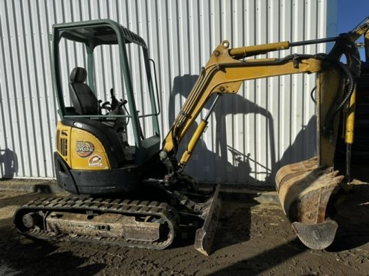Yanmar VIO25-4 Canopy - 미니 굴삭기 : 사진 1 Yanmar VIO25-4 Canopy - 미니 굴삭기 : 사진 1