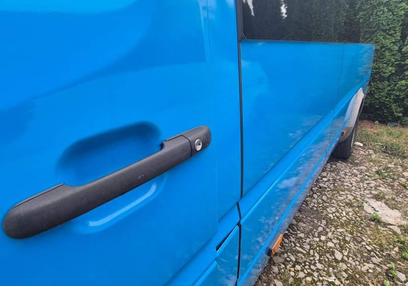 Mercedes-Benz Sprinter 413 CDI 20+6 - 소형 버스, 승합차 : 사진 4 Mercedes-Benz Sprinter 413 CDI 20+6 - 소형 버스, 승합차 : 사진 4