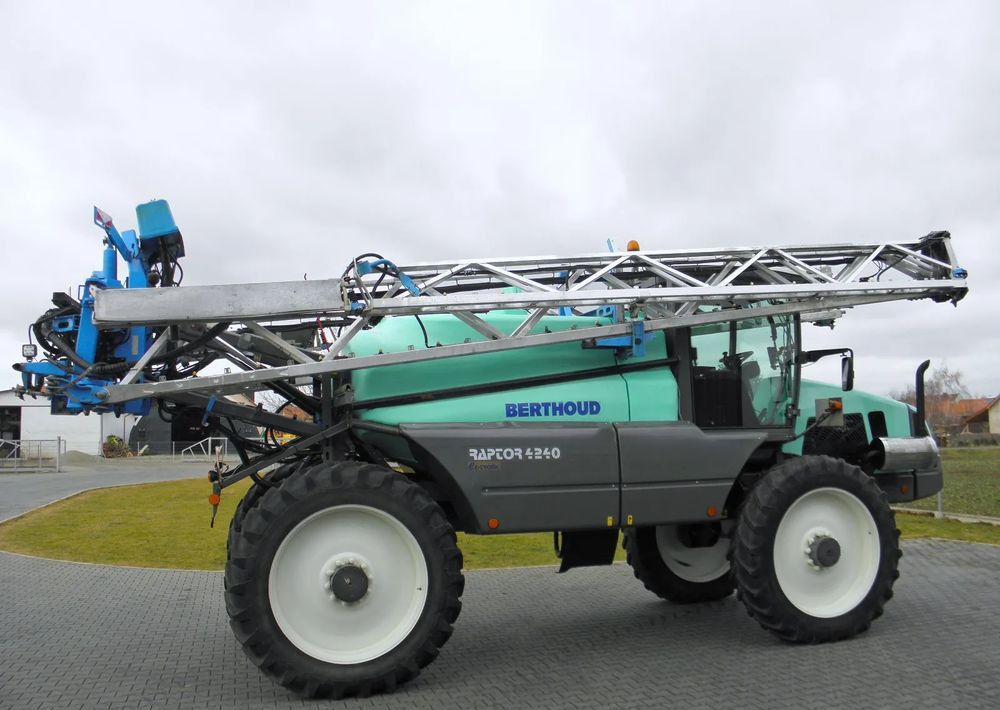 리스  Berthoud Raptor 4240 36 M, GPS Trimble Automatyczne wylaczanie sekcji, Nie Malowany, Stan Bardzo Dobry Berthoud Raptor 4240 36 M, GPS Trimble Automatyczne wylaczanie sekcji, Nie Malowany, Stan Bardzo Dobry : 사진 10