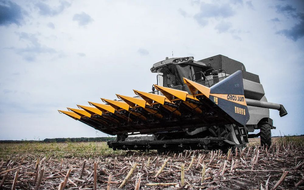 Oros SUN 876 8 rzędowy, Nowe Przystawki do zbioru słonecznika, - 아마 수확기 : 사진 1 Oros SUN 876 8 rzędowy, Nowe Przystawki do zbioru słonecznika, - 아마 수확기 : 사진 1