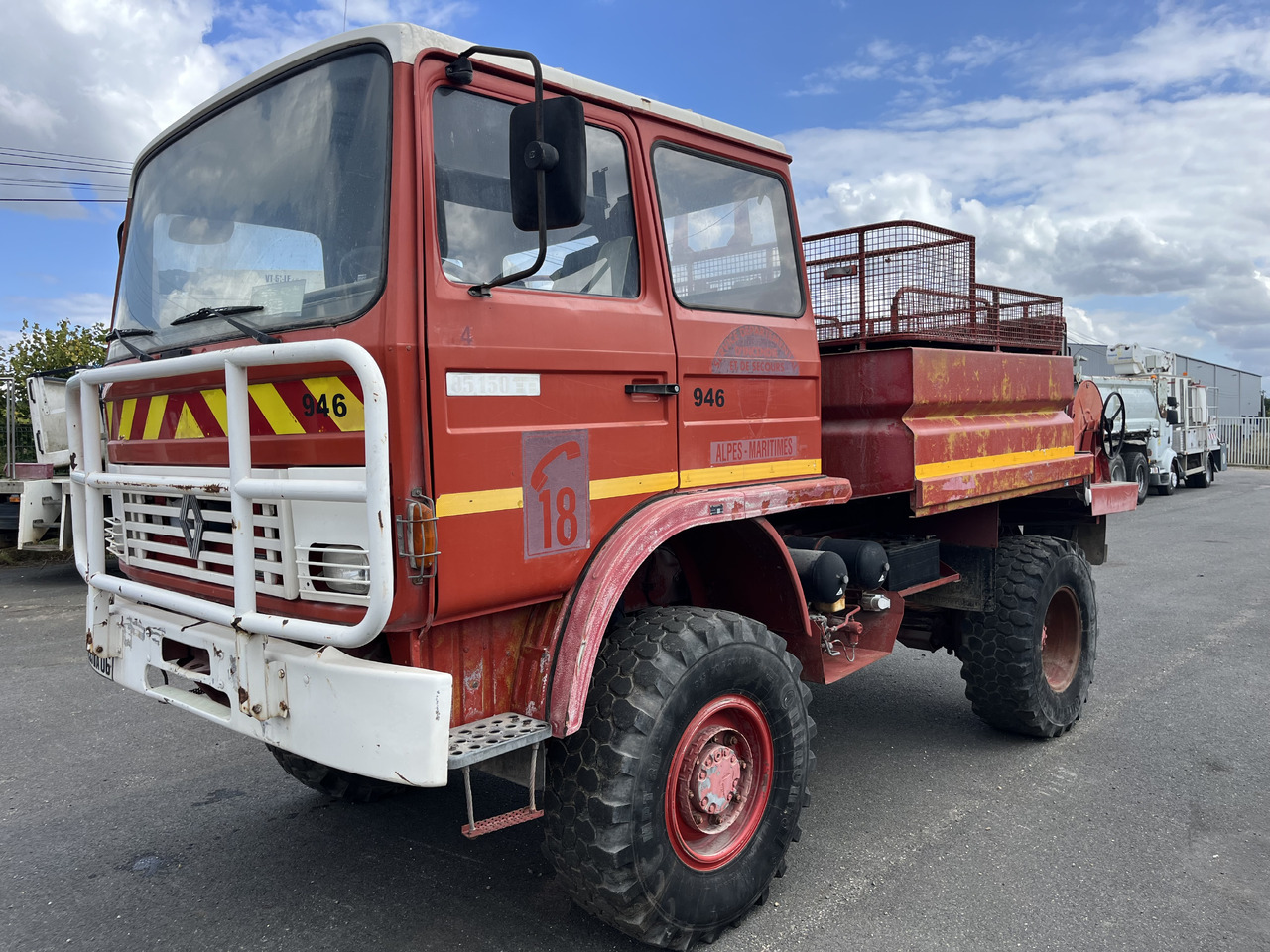 RENAULT 85-150 4x4 ccf citerne - 소방차 : 사진 1 RENAULT 85-150 4x4 ccf citerne - 소방차 : 사진 1