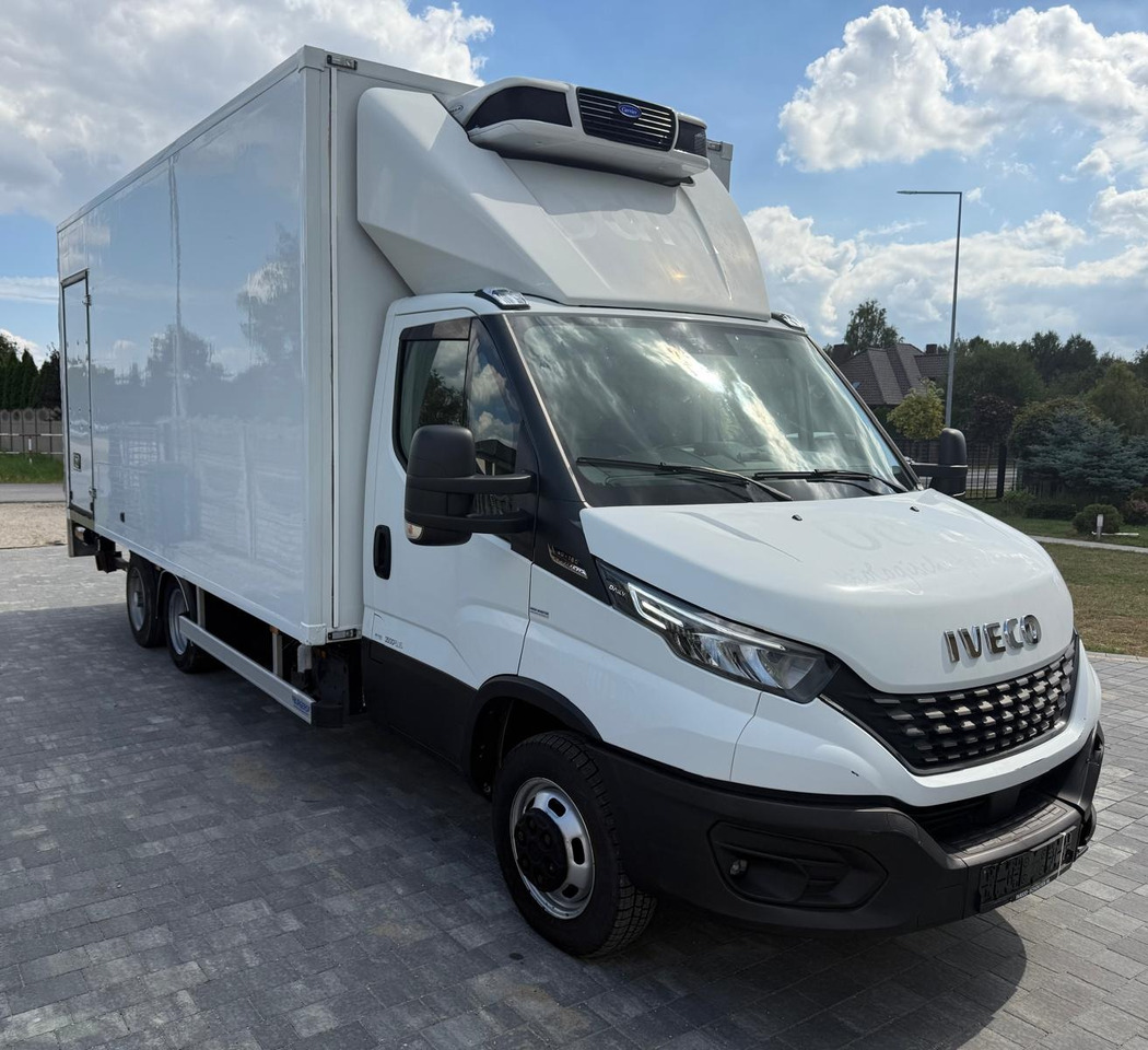IVECO 40C18 BE COMBI – chłodnia z windą, kat. B+E, polift, 2019 rok - 냉동 밴 : 사진 3 IVECO 40C18 BE COMBI – chłodnia z windą, kat. B+E, polift, 2019 rok - 냉동 밴 : 사진 3