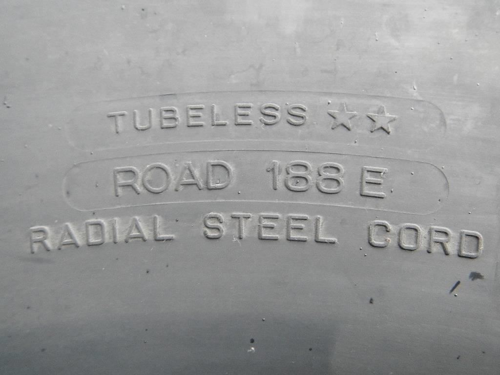 Michelin 23.5R25 XL B - USED AA - 타이어 건설기계 용 : 사진 5 Michelin 23.5R25 XL B - USED AA - 타이어 건설기계 용 : 사진 5