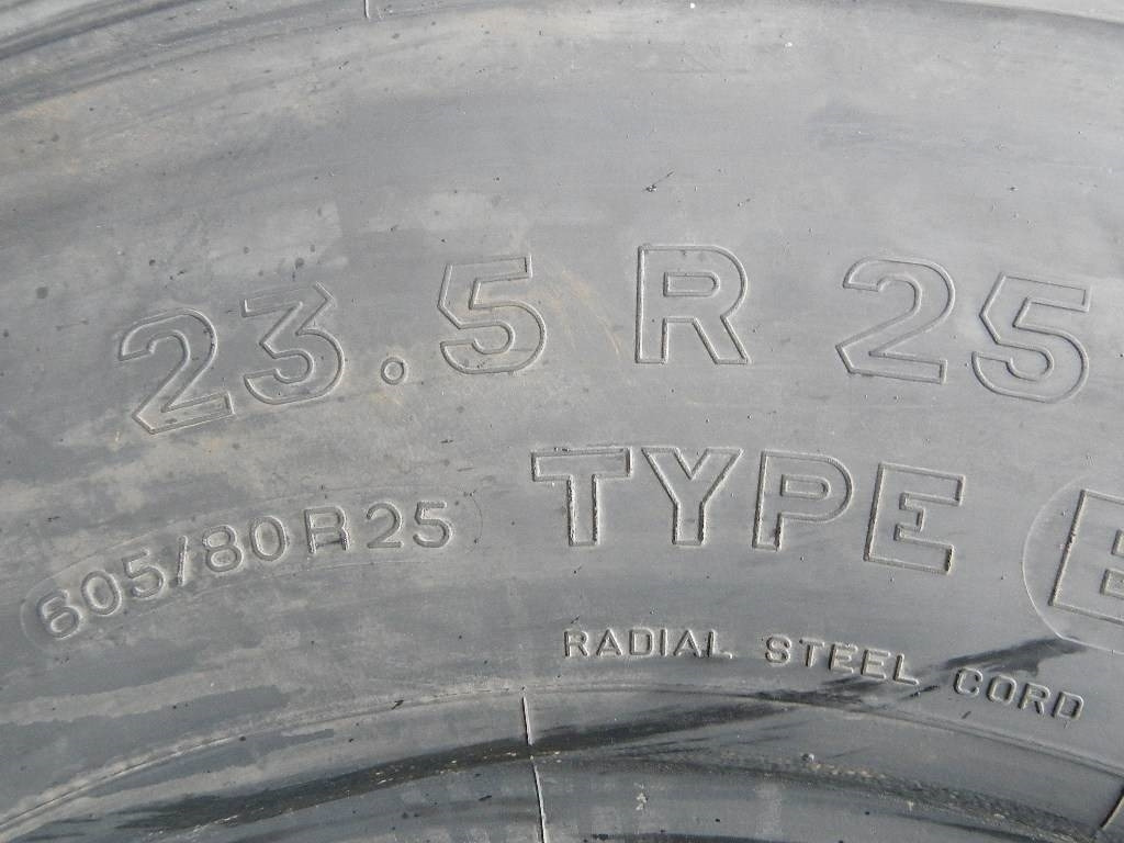 Michelin 23.5R25 XL B - USED AA - 타이어 건설기계 용 : 사진 4 Michelin 23.5R25 XL B - USED AA - 타이어 건설기계 용 : 사진 4