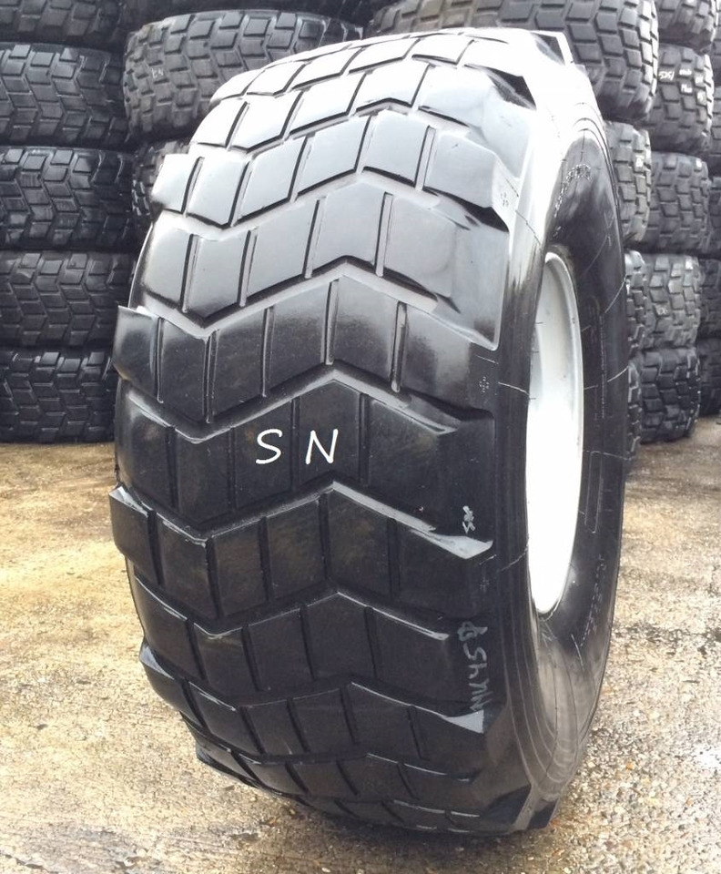 Michelin 525/65R20.5 XS - USED REGROOVED - 타이어 농업용 기계 용 : 사진 1 Michelin 525/65R20.5 XS - USED REGROOVED - 타이어 농업용 기계 용 : 사진 1