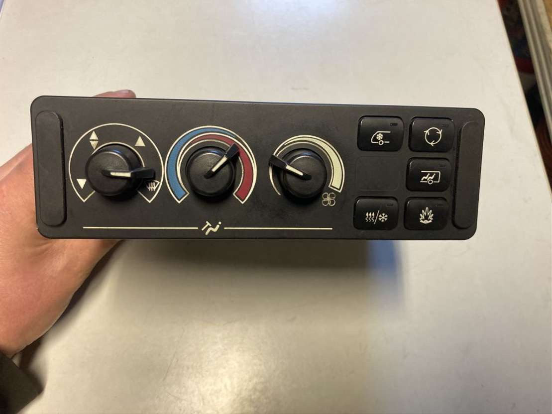 Wabco Wabco Klimabedienteil 4461950030 Citaro Mercedes 446 195 003 0 - 운전실 및 내부 버스 용 : 사진 1 Wabco Wabco Klimabedienteil 4461950030 Citaro Mercedes 446 195 003 0 - 운전실 및 내부 버스 용 : 사진 1