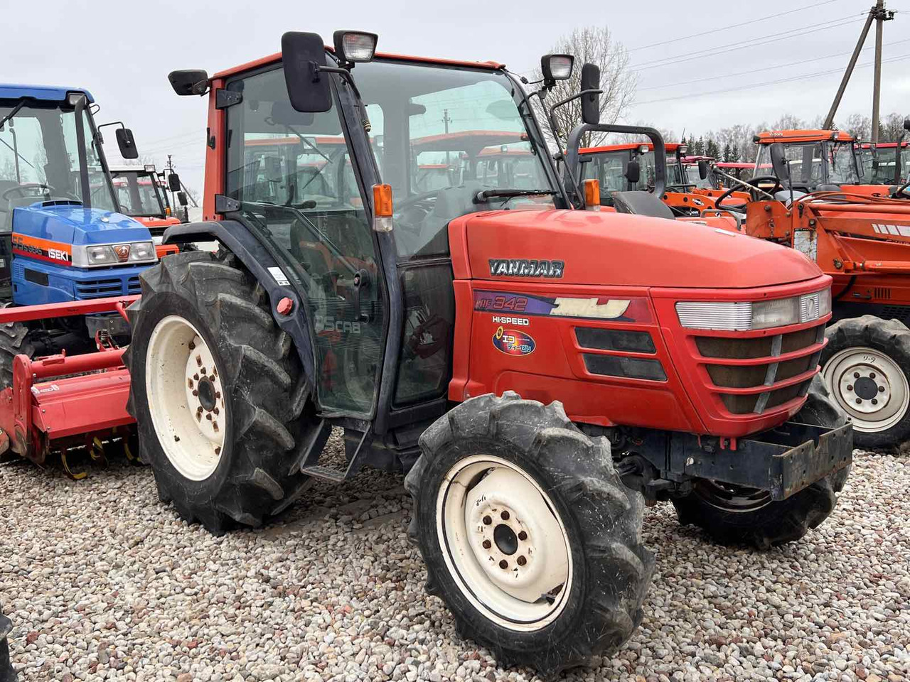 Yanmar AF342 - 스트래들 트랙터 : 사진 2 Yanmar AF342 - 스트래들 트랙터 : 사진 2