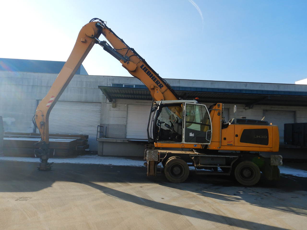 LIEBHERR LH 30 Industry - 폐기물/ 산업 처리기 : 사진 3 LIEBHERR LH 30 Industry - 폐기물/ 산업 처리기 : 사진 3