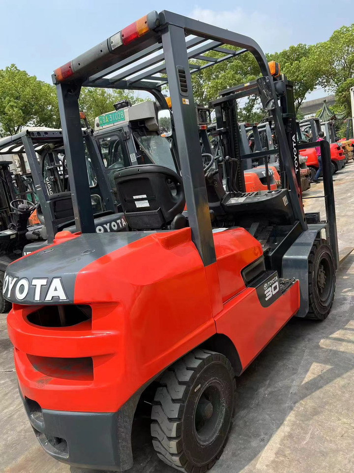 Toyota FDZN30 - 디젤 지게차 : 사진 3 Toyota FDZN30 - 디젤 지게차 : 사진 3