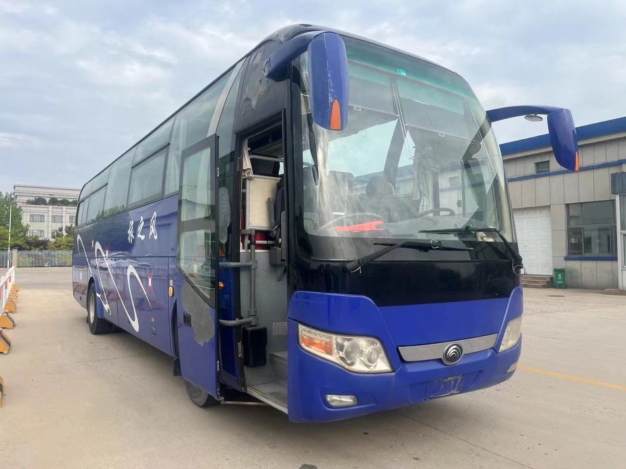 YUTONG ZK6110 - 대형 버스 : 사진 1 YUTONG ZK6110 - 대형 버스 : 사진 1