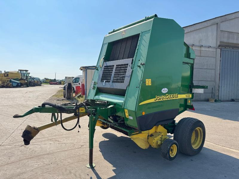 JOHN DEERE 592 - 원형 베일러 : 사진 1 JOHN DEERE 592 - 원형 베일러 : 사진 1
