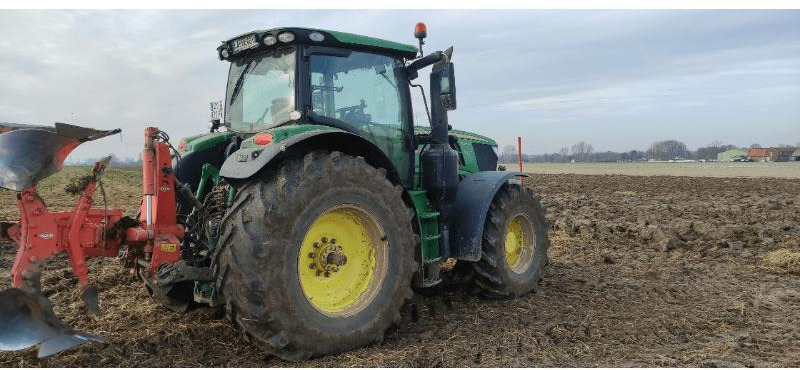 JOHN DEERE 6215R - 장궤형 트랙터 : 사진 5 JOHN DEERE 6215R - 장궤형 트랙터 : 사진 5