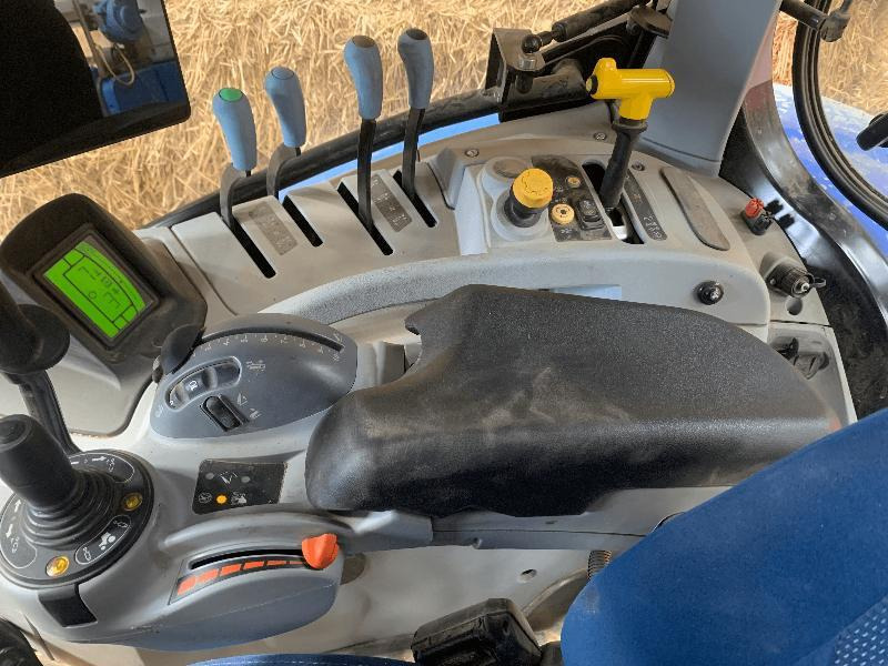 NEW-HOLLAND T7.215S - 장궤형 트랙터 : 사진 4 NEW-HOLLAND T7.215S - 장궤형 트랙터 : 사진 4