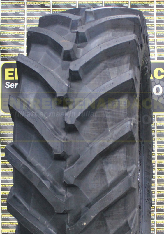 Trelleborg TM 800 650/65R38: Radial Tires for Modern Agricultural Tractors - 휠 및 타이어 패키지 장궤형 트랙터 용 : 사진 1 Trelleborg TM 800 650/65R38: Radial Tires for Modern Agricultural Tractors - 휠 및 타이어 패키지 장궤형 트랙터 용 : 사진 1