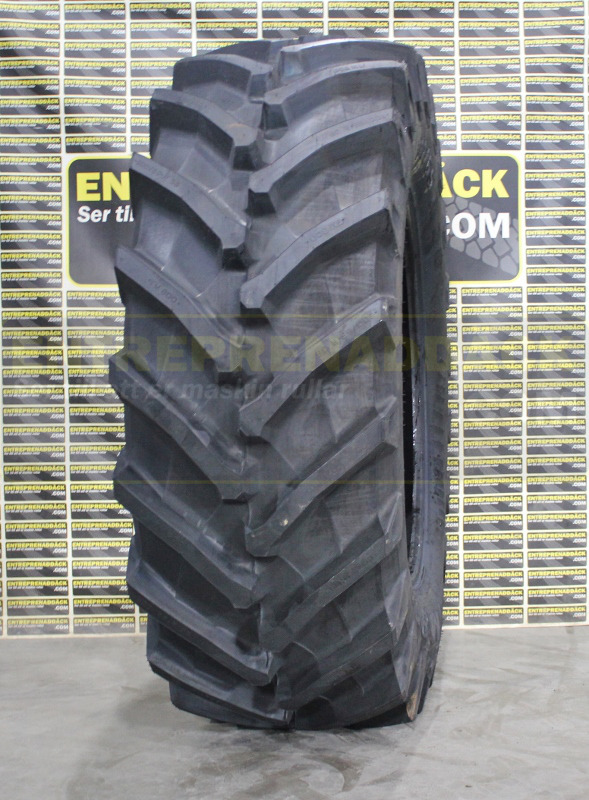 Trelleborg TM 800 650/65R42: Radial Tires for Modern Agricultural Tractors - 장궤형 트랙터 : 사진 1 Trelleborg TM 800 650/65R42: Radial Tires for Modern Agricultural Tractors - 장궤형 트랙터 : 사진 1