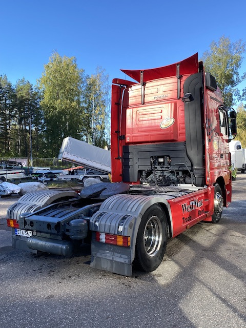 Mercedes-Benz 1832 Mega Space Cabin CLEAN - 트랙터 유닛 : 사진 4 Mercedes-Benz 1832 Mega Space Cabin CLEAN - 트랙터 유닛 : 사진 4