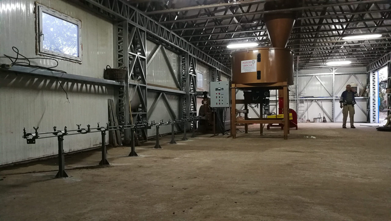 Briquetting Technology BT 060-400 BRIQUETTES PRODUCT LINE - 산업용 장비 : 사진 3 Briquetting Technology BT 060-400 BRIQUETTES PRODUCT LINE - 산업용 장비 : 사진 3