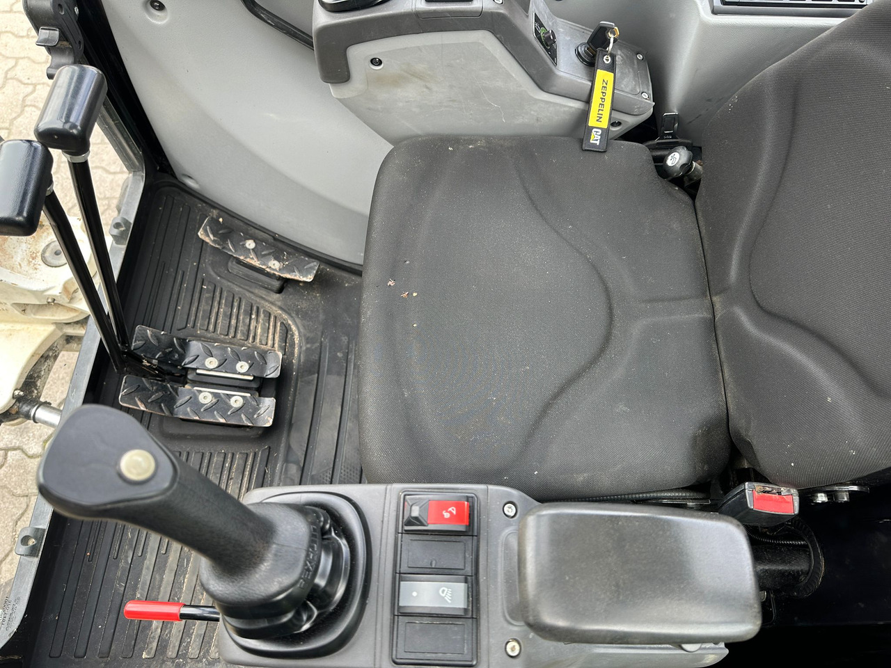 미니 굴삭기 CAT 302.7 DCR Mini excavator, 2 Buckets, TOP !!! : 사진 11 미니 굴삭기 CAT 302.7 DCR Mini excavator, 2 Buckets, TOP !!! : 사진 11