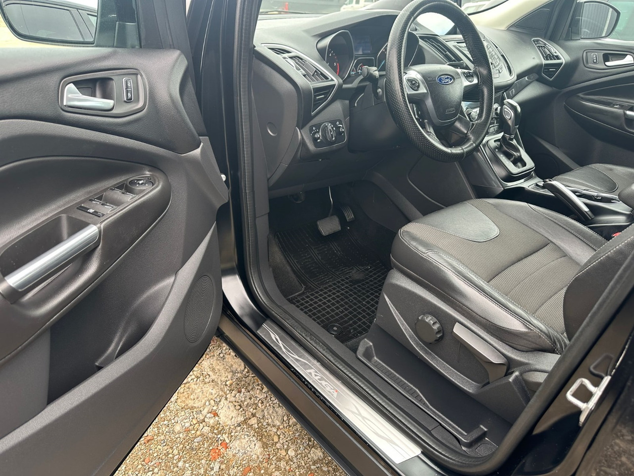 FORD KUGA TITANIUM - SUV : 사진 3 FORD KUGA TITANIUM - SUV : 사진 3