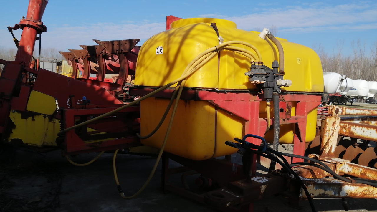 Herbicide Worn /Sprayer 800 l 12m - 트랙터 탑재 스프레이 : 사진 4 Herbicide Worn /Sprayer 800 l 12m - 트랙터 탑재 스프레이 : 사진 4