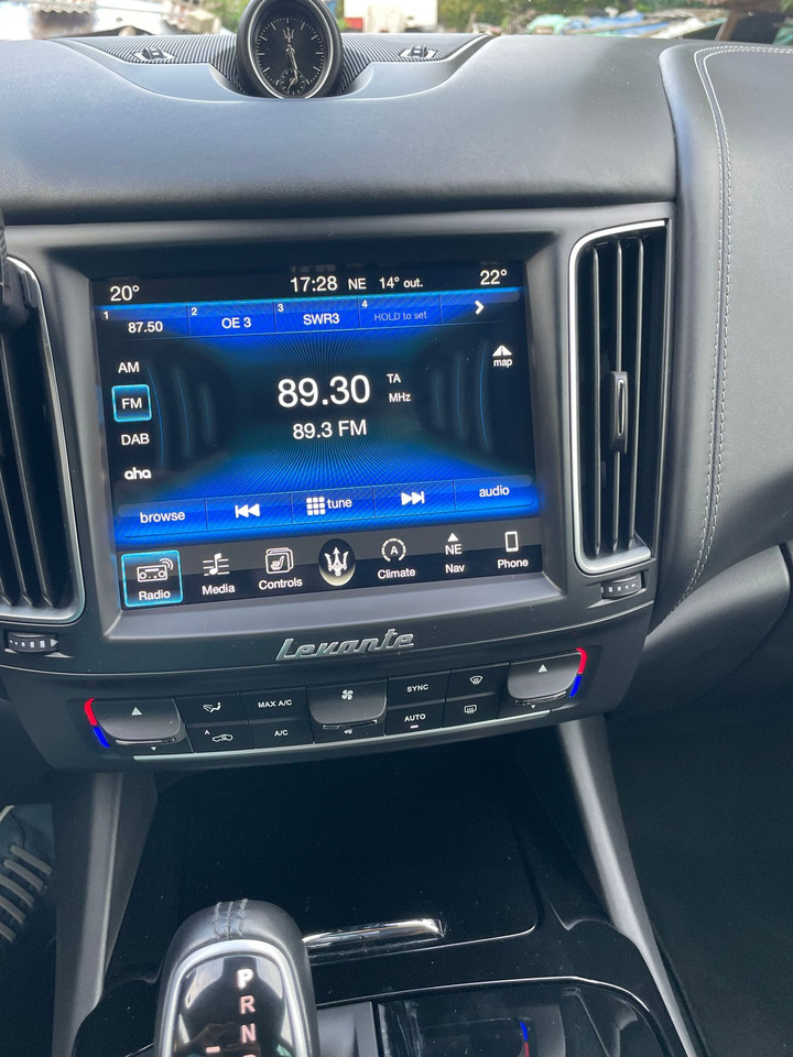 SUV MASERATI LEVANTE 4X4 : 사진 8