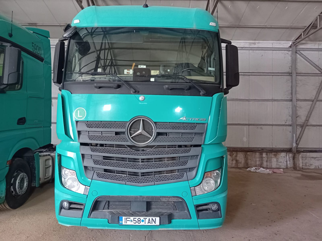 Mercedes-Benz Actros 18.45 - 트랙터 유닛 : 사진 3 Mercedes-Benz Actros 18.45 - 트랙터 유닛 : 사진 3