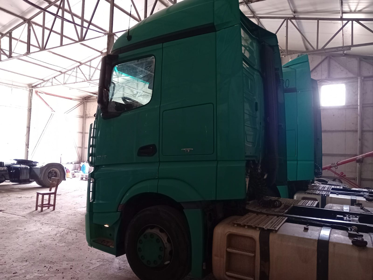 Mercedes-Benz Actros 18.45 - 트랙터 유닛 : 사진 4 Mercedes-Benz Actros 18.45 - 트랙터 유닛 : 사진 4