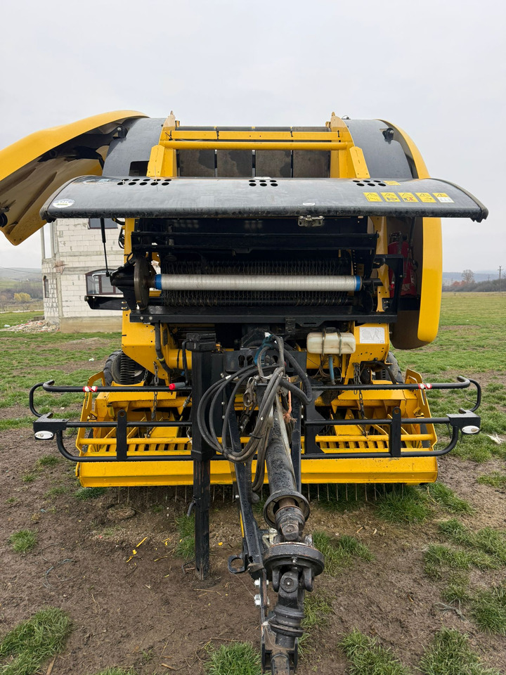 New Holland Roll-Belt 180 Baler - 원형 베일러 : 사진 2 New Holland Roll-Belt 180 Baler - 원형 베일러 : 사진 2