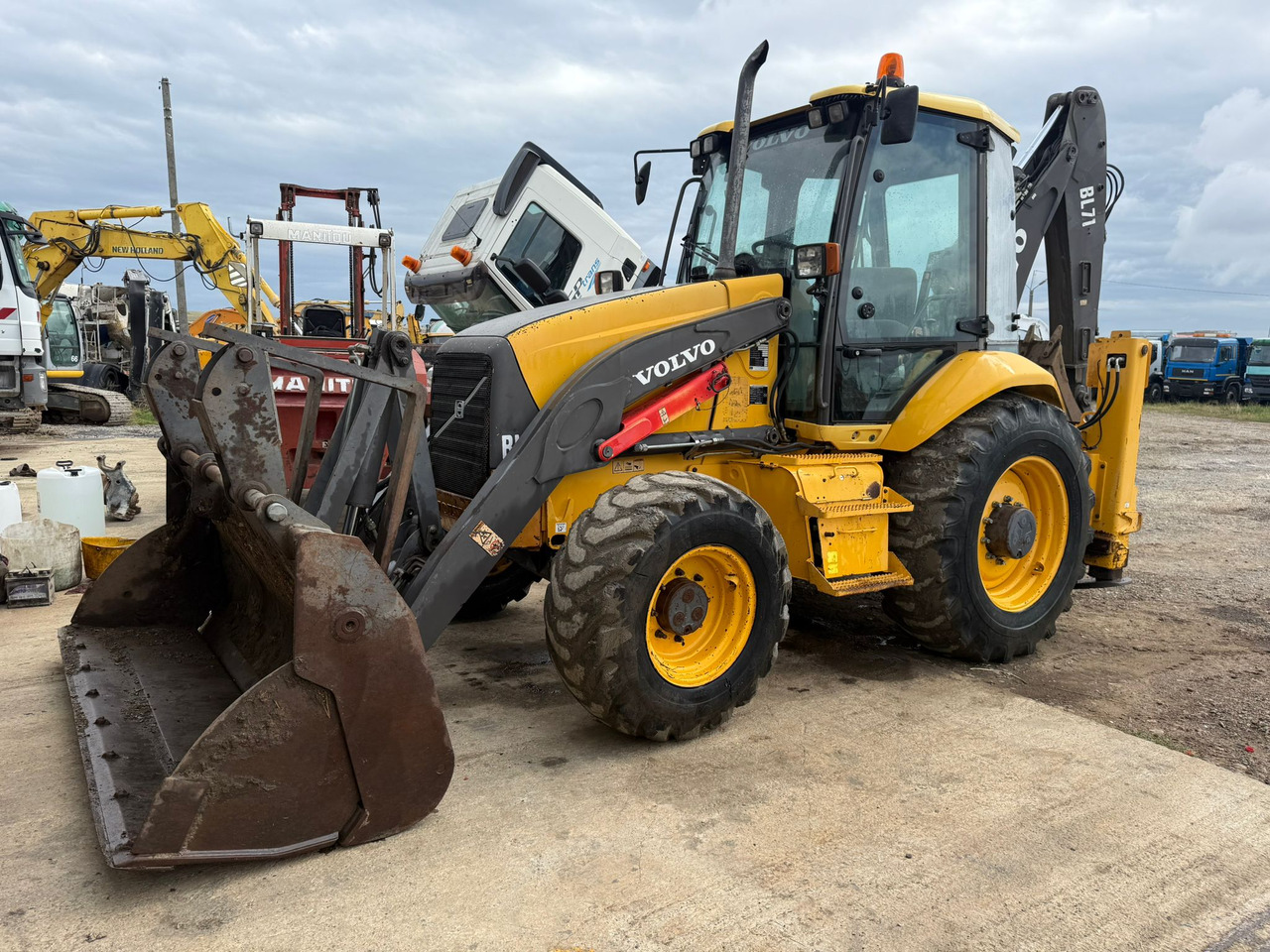 VOLVO BL71 Backhoe Loader - 백호 로더 : 사진 3 VOLVO BL71 Backhoe Loader - 백호 로더 : 사진 3