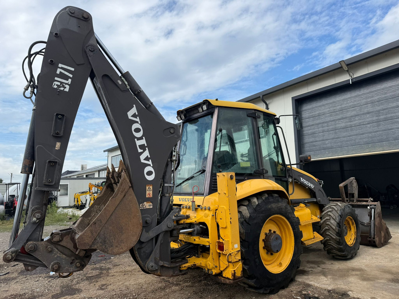 VOLVO BL71 Backhoe Loader - 백호 로더 : 사진 2 VOLVO BL71 Backhoe Loader - 백호 로더 : 사진 2