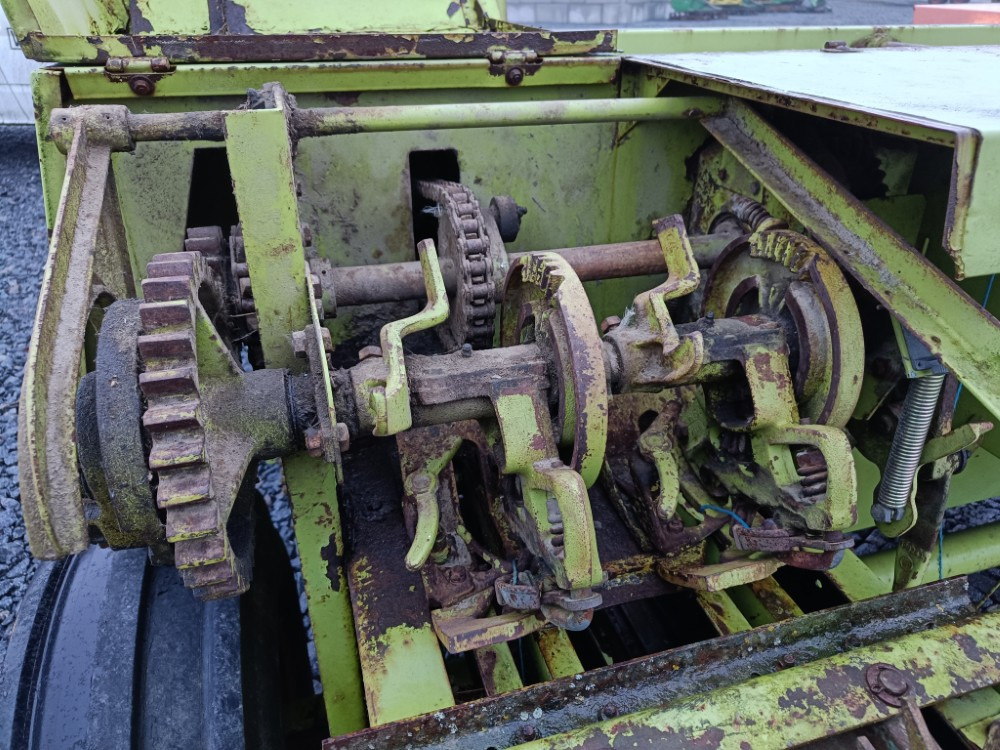 CLAAS Markant 50 sitoja - 정사각 베일러 : 사진 1 CLAAS Markant 50 sitoja - 정사각 베일러 : 사진 1